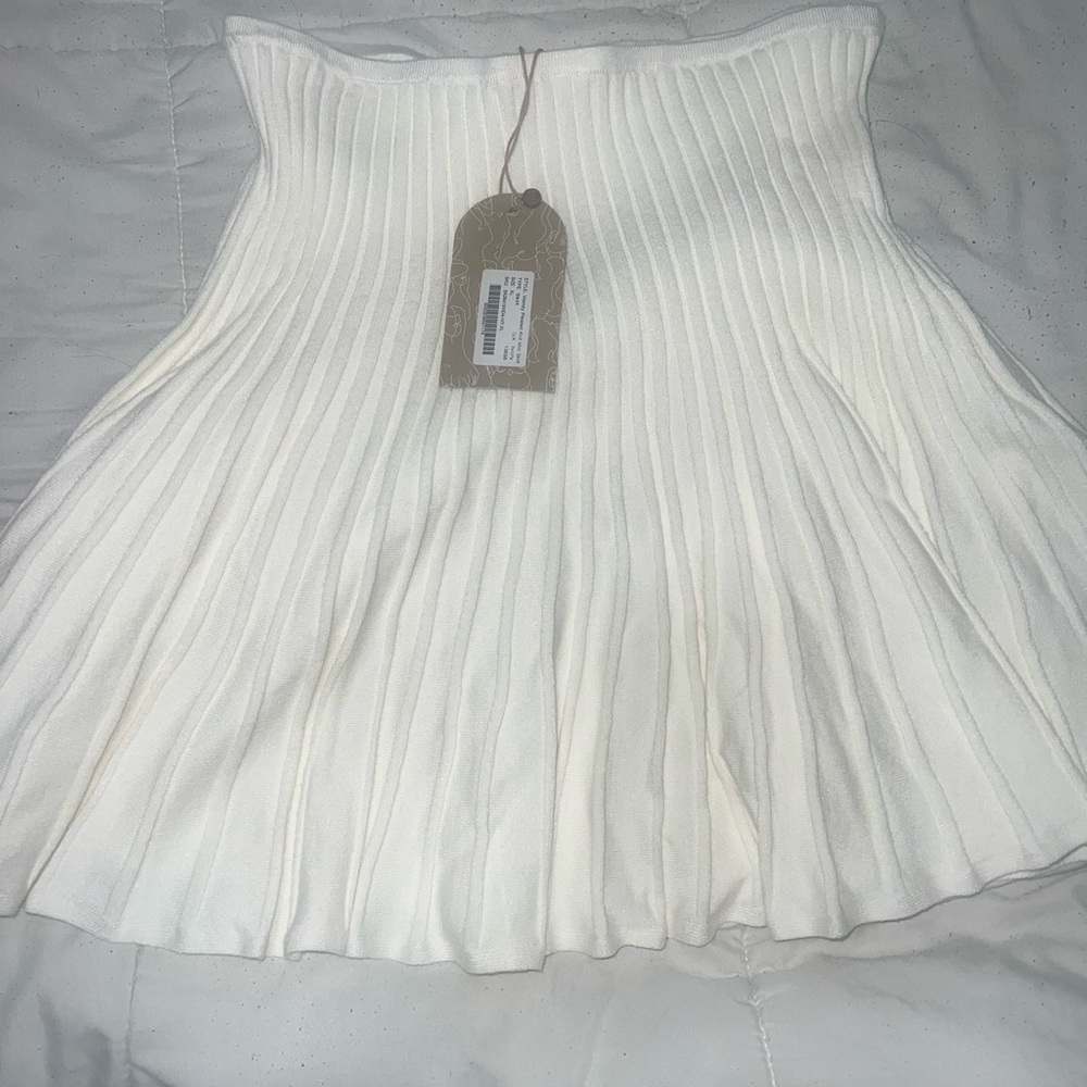 Meshki White Pleated Skirt